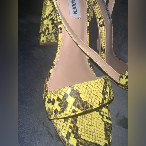 Steve Madden snakeskin heels - Picture 2 of 6